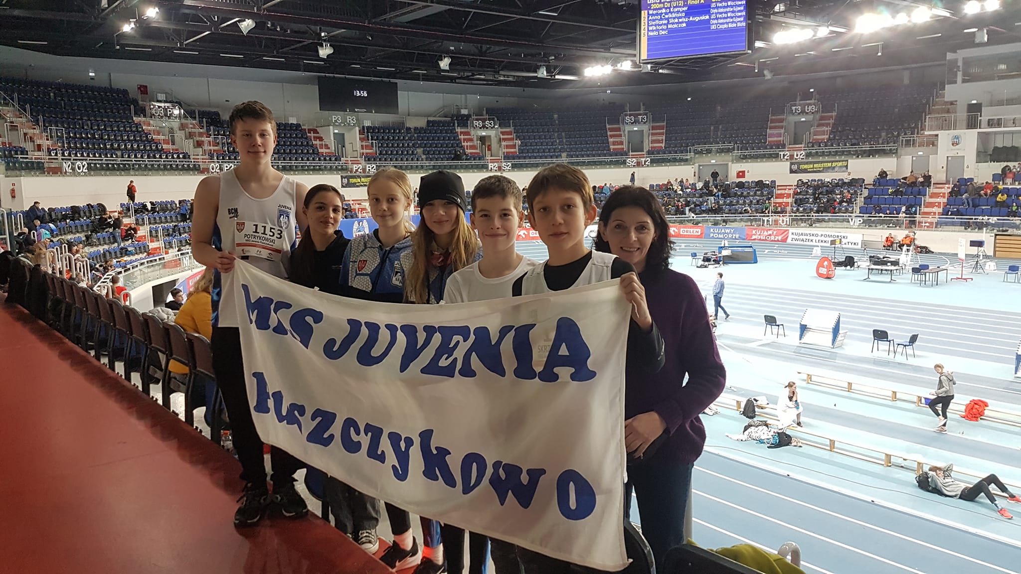 Szesnaście medali zdobyli reprezentanci MKS Juvenia Puszczykowo podczas halowych mistrzostw województwa wielkopolskiego.