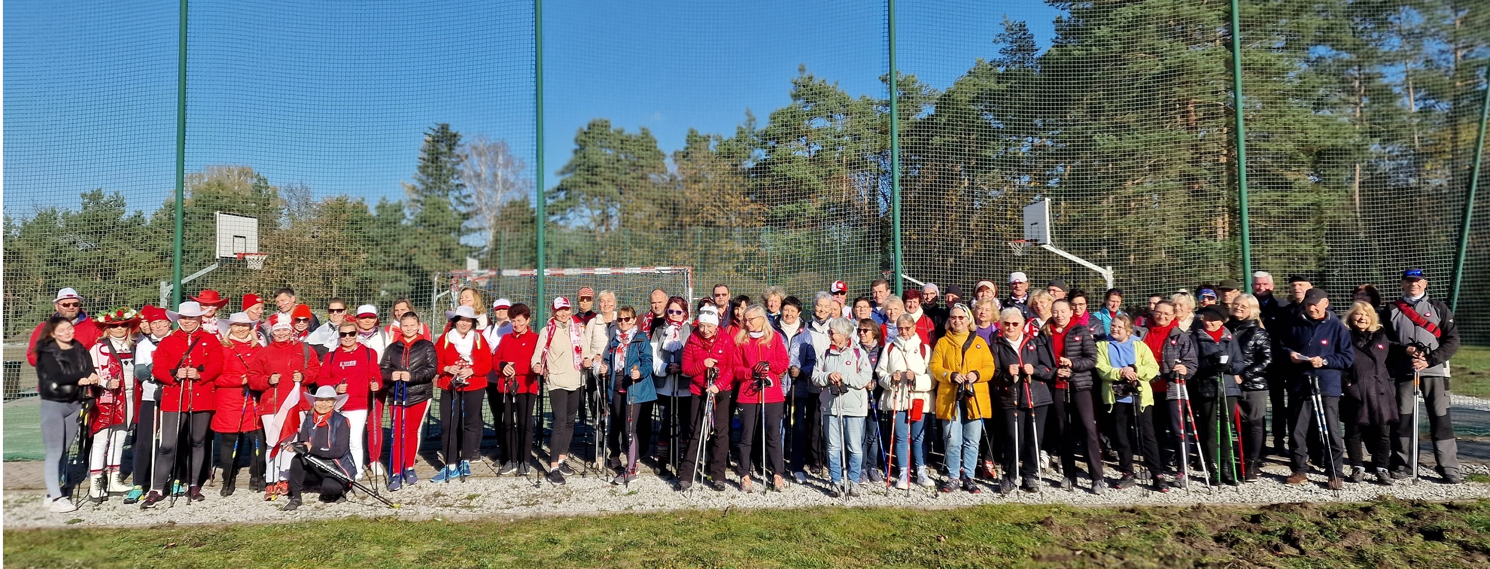 Puszczykowskie obchody Narodowego Święta Niepodległości zainaugurował niedzielny Niepodległościowy Rajd Nordic Walking.